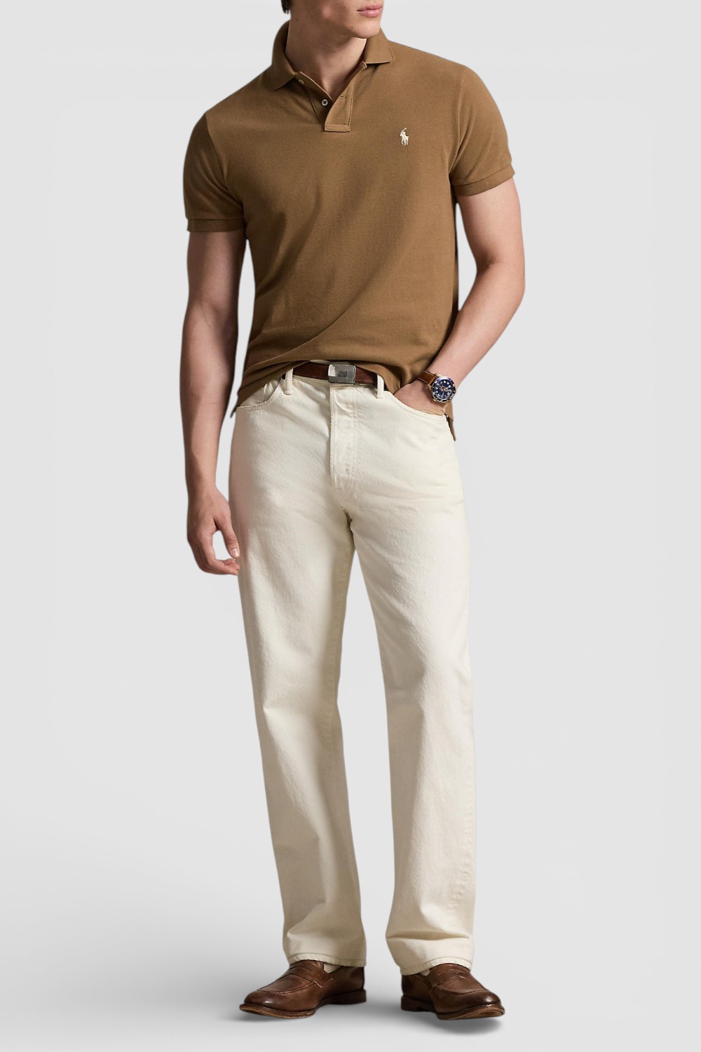 תמונת כל הלוק של חולצת פולו